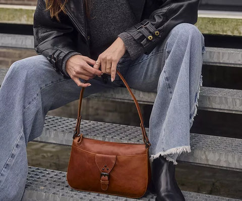 Spikes & Sparrow - Ebonee hliðartaska