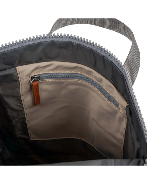 ROKA LONDON CANFIELD B Suistainable Bakpoki